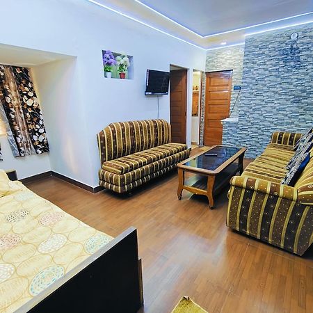 Kiara Home Stays Varanasi Esterno foto