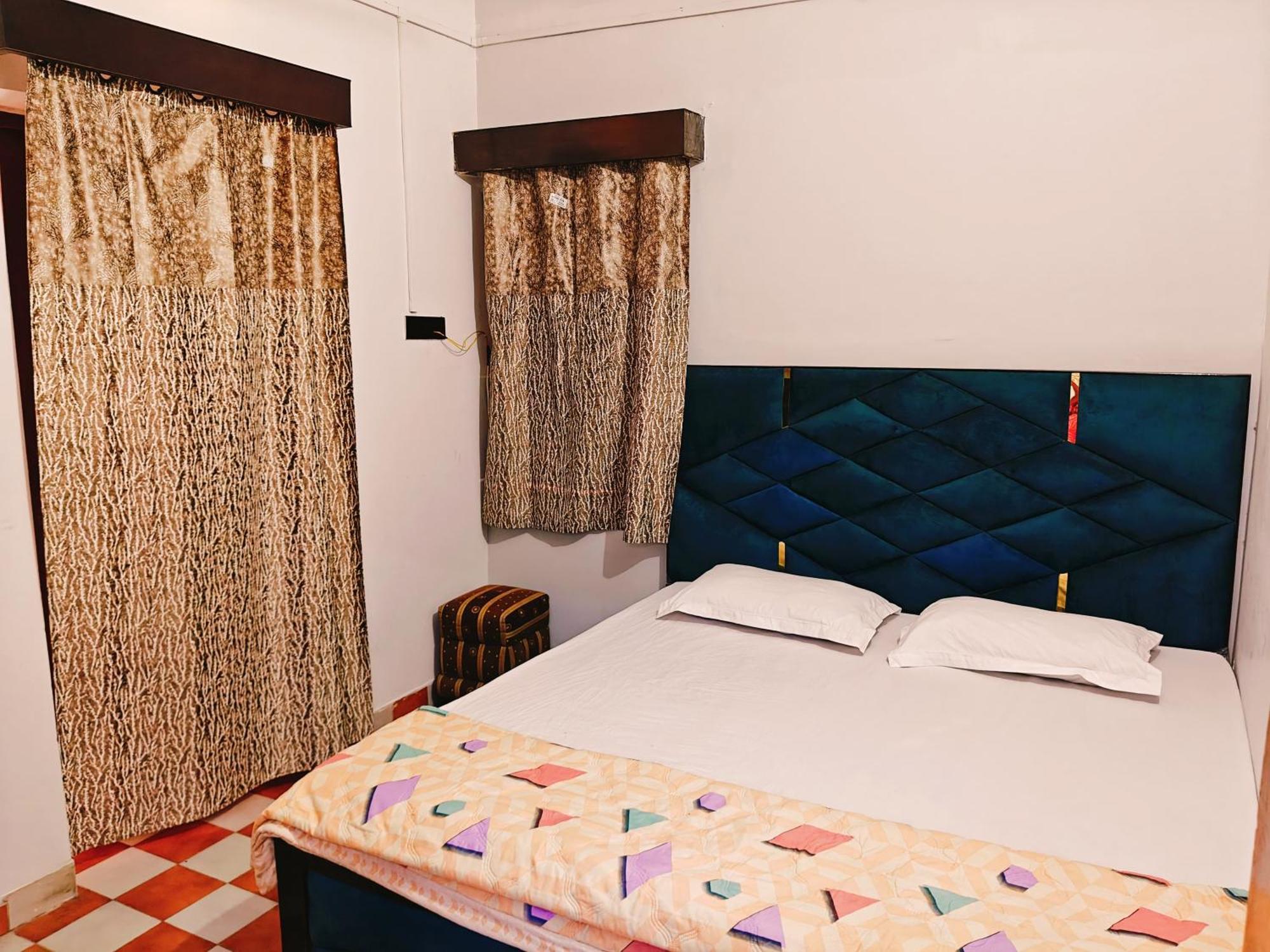 Kiara Home Stays Varanasi Esterno foto
