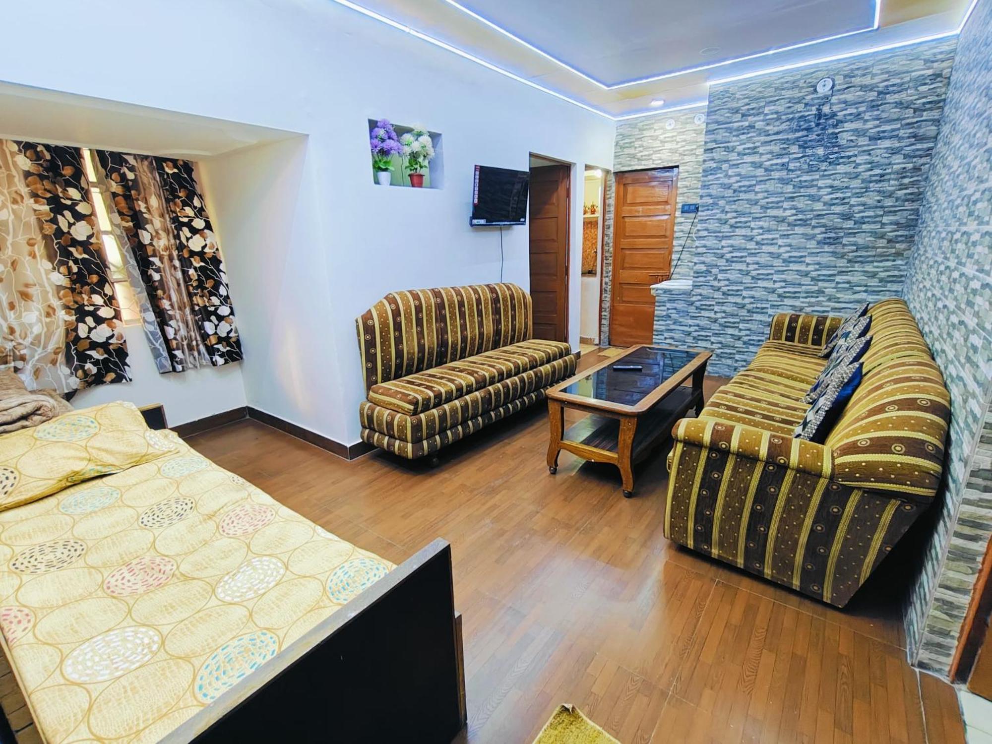 Kiara Home Stays Varanasi Esterno foto