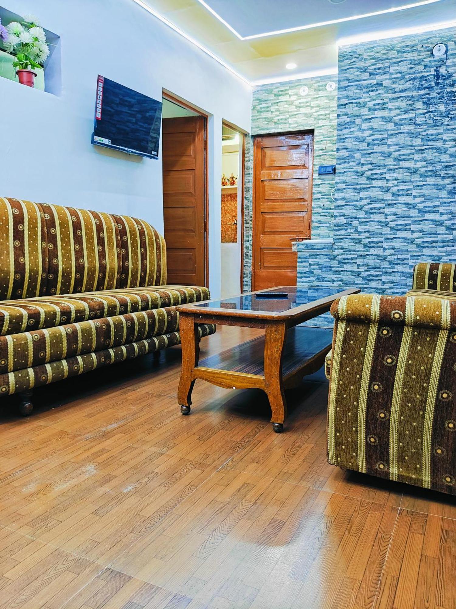 Kiara Home Stays Varanasi Esterno foto